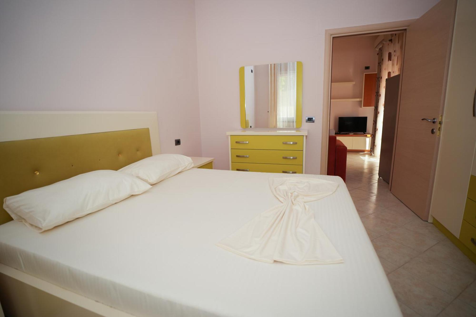 Marika Apart Hotel Golem  Exterior photo
